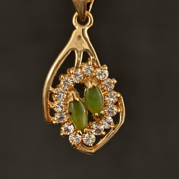 Vintage Jade Pendant Necklace, Dolphin Ore 18K Gold Electroplate - Picture 9 of 10